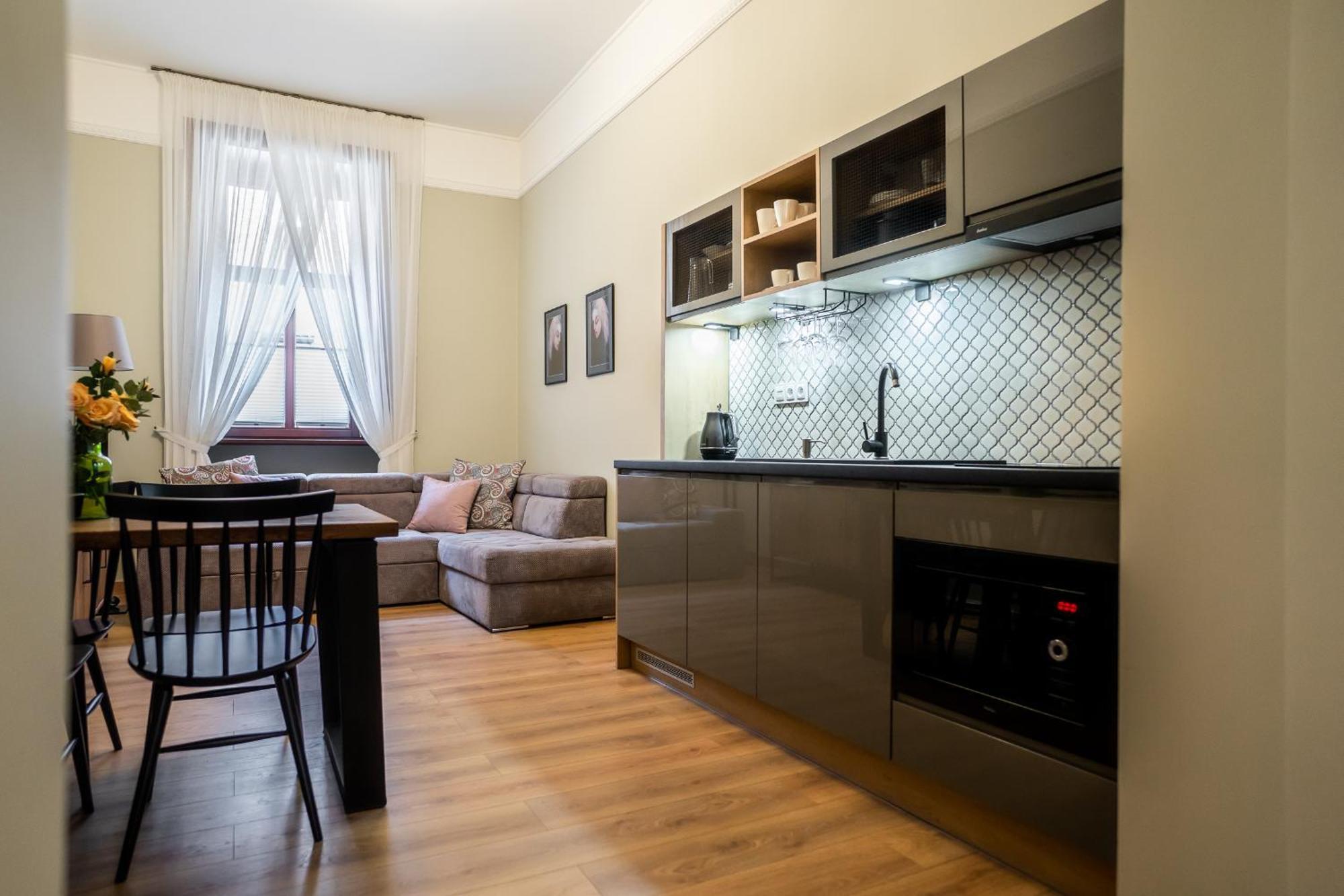 Old Town Ac Apartments Main Raiway Station Krasków Exterior foto